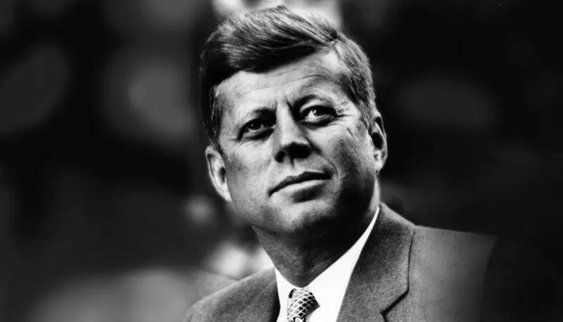 John F. Kennedy: «Los estadounidenses son libres de estar en desacuerdo con la ley pero no de desobedecerla»