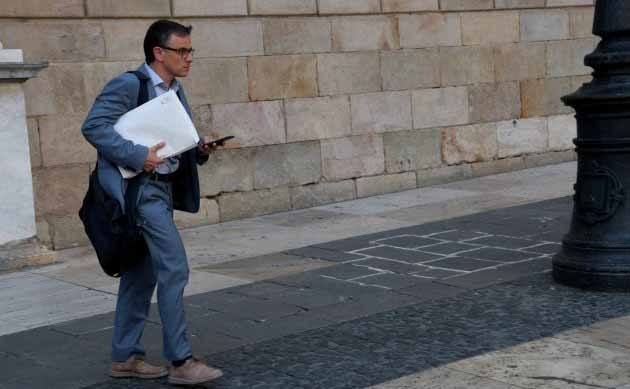 La Guardia Civil detiene al ‘número dos’ de Junqueras y registra varias sedes de la Generalitat por el 1-O