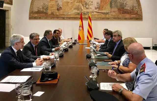 Puigdemont convoca para mañana a la Junta de Seguridad de Cataluña ante el referéndum