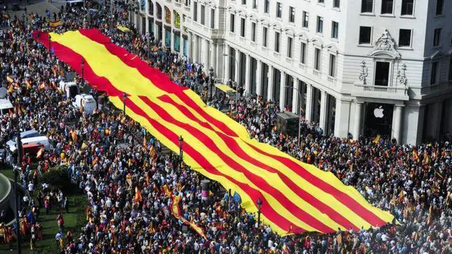 Societat Civil Catalana llama a la «mayoría silenciosa» constitucionalista a manifestarse el domingo en Barcelona