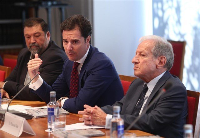 Es ilegal remunicipalizar servicios públicos por «motivos ideológicos y sin justificar», según expertos jurídicos