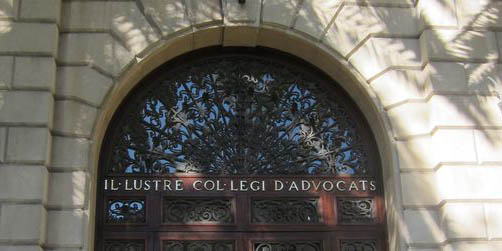 Societat Civil Catalana denuncia el posicionamiento ideológico de los colegios profesionales a favor del separatismo