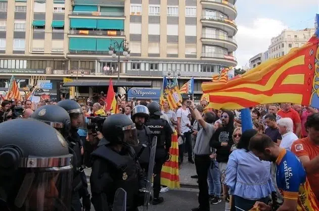 13 investigados por los incidentes de la manifestación del 9 d’Octubre en Valencia
