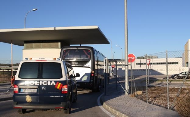 Cerca de 500 inmigrantes a la cárcel pese a que la ley impide recluir en prisión a los «sin papeles»