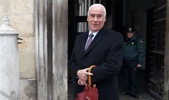 El Fiscal pide 5 años de cárcel para el exconsejero andaluz Alonso por falsedad en los nombramientos