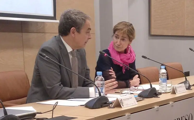 Zapatero señala que la próxima reforma constitucional debe ayudar a lograr más conquistas en igualdad