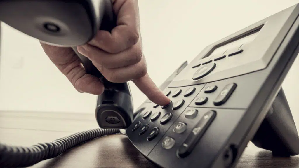 ¿Cómo puedo evitar el acoso  de los operadores telefónicos?