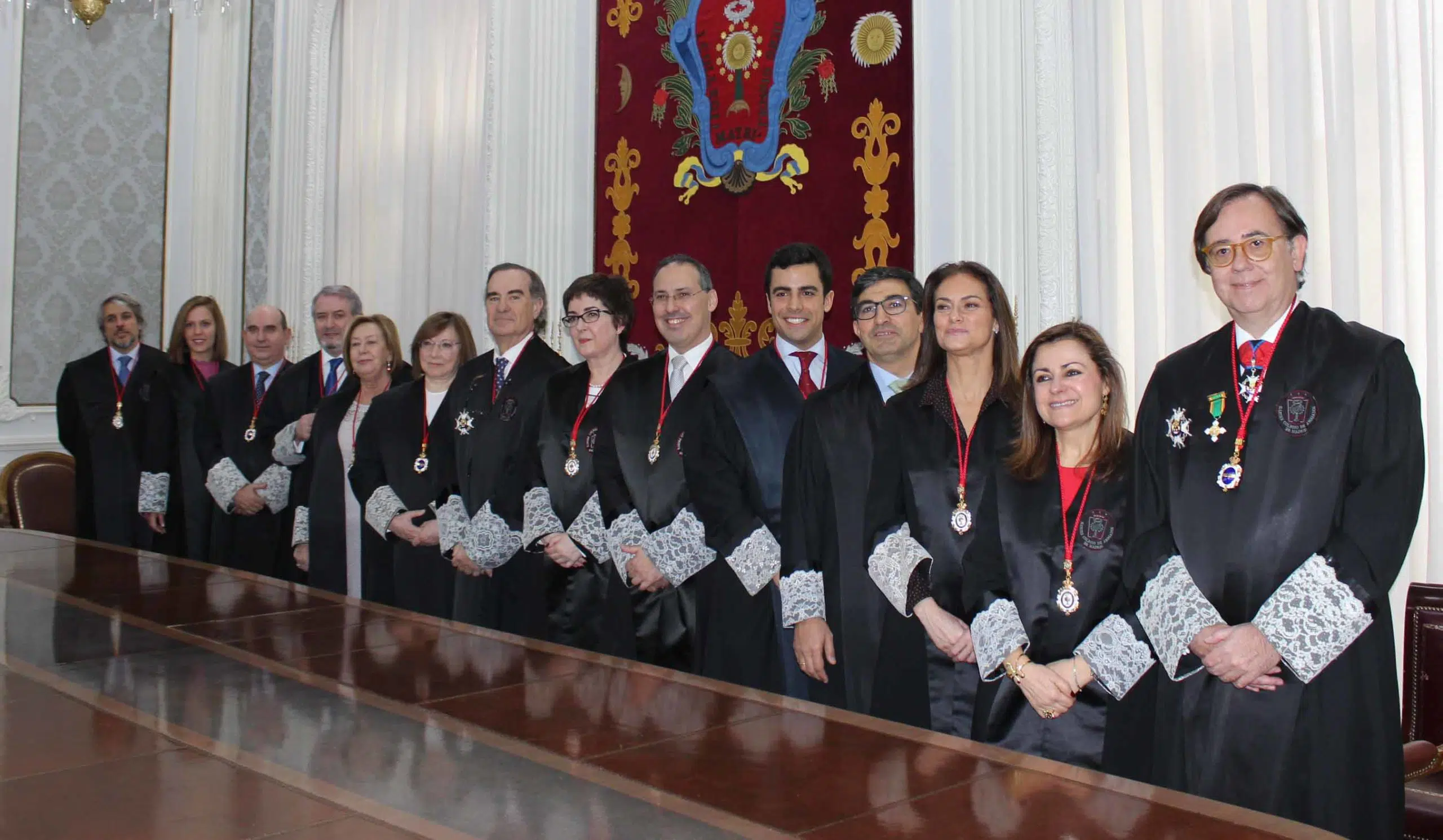 El Colegio de Abogados de Madrid pone todo su peso en la defensa del letrado grabado con su cliente