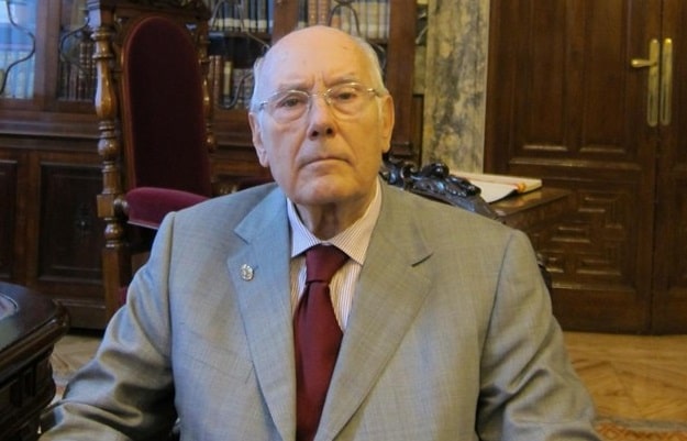 El presidente el Consejo de Estado pide retocar la Constitución, pero no para «contentar a unos u otros»