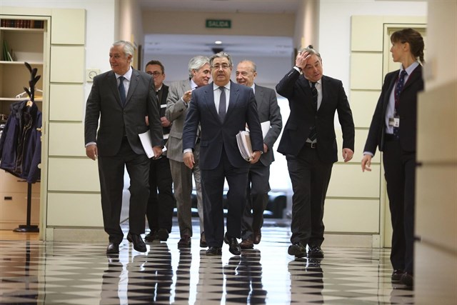 Zoido revela que el refuerzo policial en Cataluña por el referéndum del 1-O costó 87 millones de euros