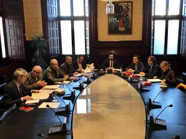JxCat retira la petición de delegación de voto de Puigdemont en el pleno de investidura