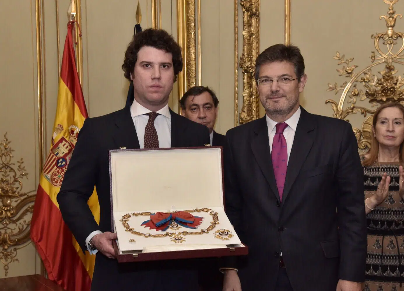 Último gran homenaje a José Manuel Maza: Catalá le impone la Gran Cruz de la Orden de San Raimundo de Peñafort a título póstumo