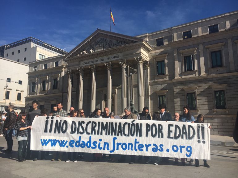 Una nueva plataforma ciudadana denuncia en el Congreso la discriminación por cuestión de edad