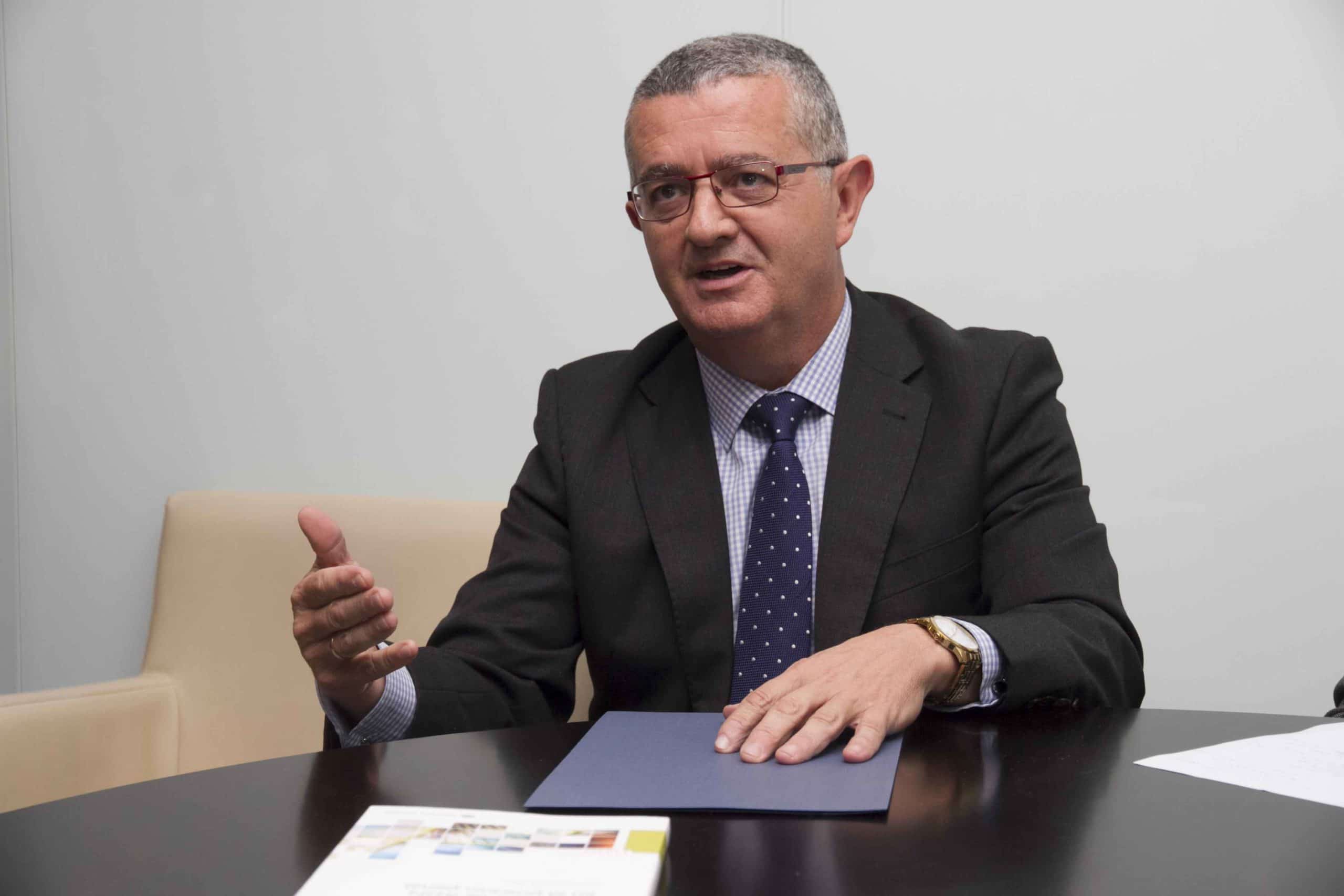 El coronel de la GC, Nicolás Marchal Escalona, dirige el curso sobre criminalística y cadena de custodia de las evidencias del ICAM