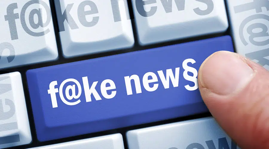 Bruselas quiere que Facebook, Twitter y Google suscriban un Código de Buenas Prácticas contra las «fake news»