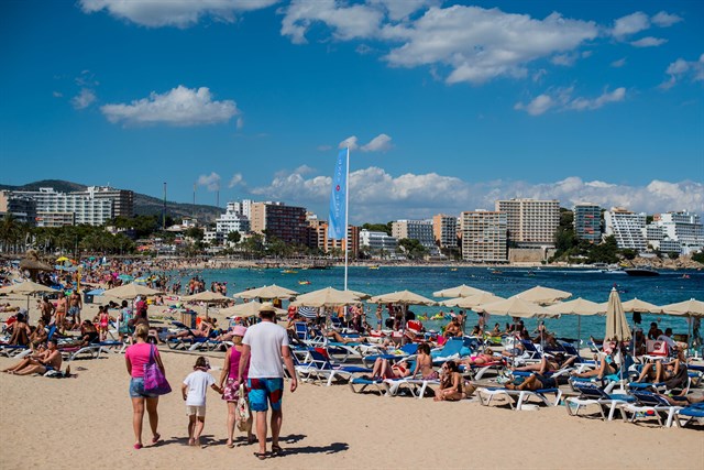 El Gobierno británico modifica su normativa para acabar con las denuncias falsas de sus turistas en la costa española