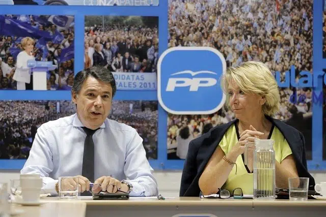 Aguirre y González acuden al Congreso tras las revelaciones de su exjefa de prensa sobre los pagos en b
