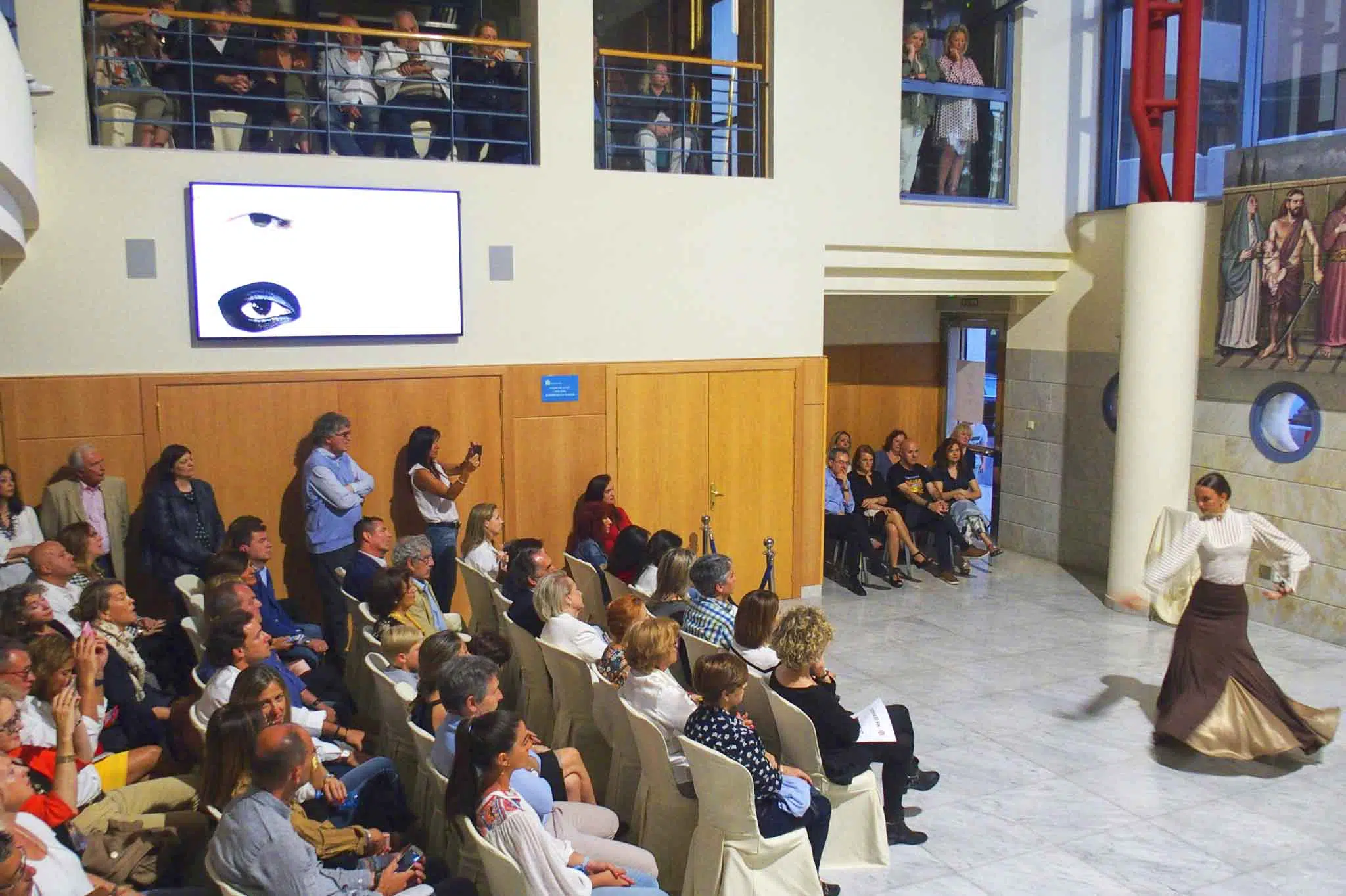 El ICAMALAGA celebró, por segundo año, su «Noche en Blanco» con un espectáculo de fusión de ópera y danza española