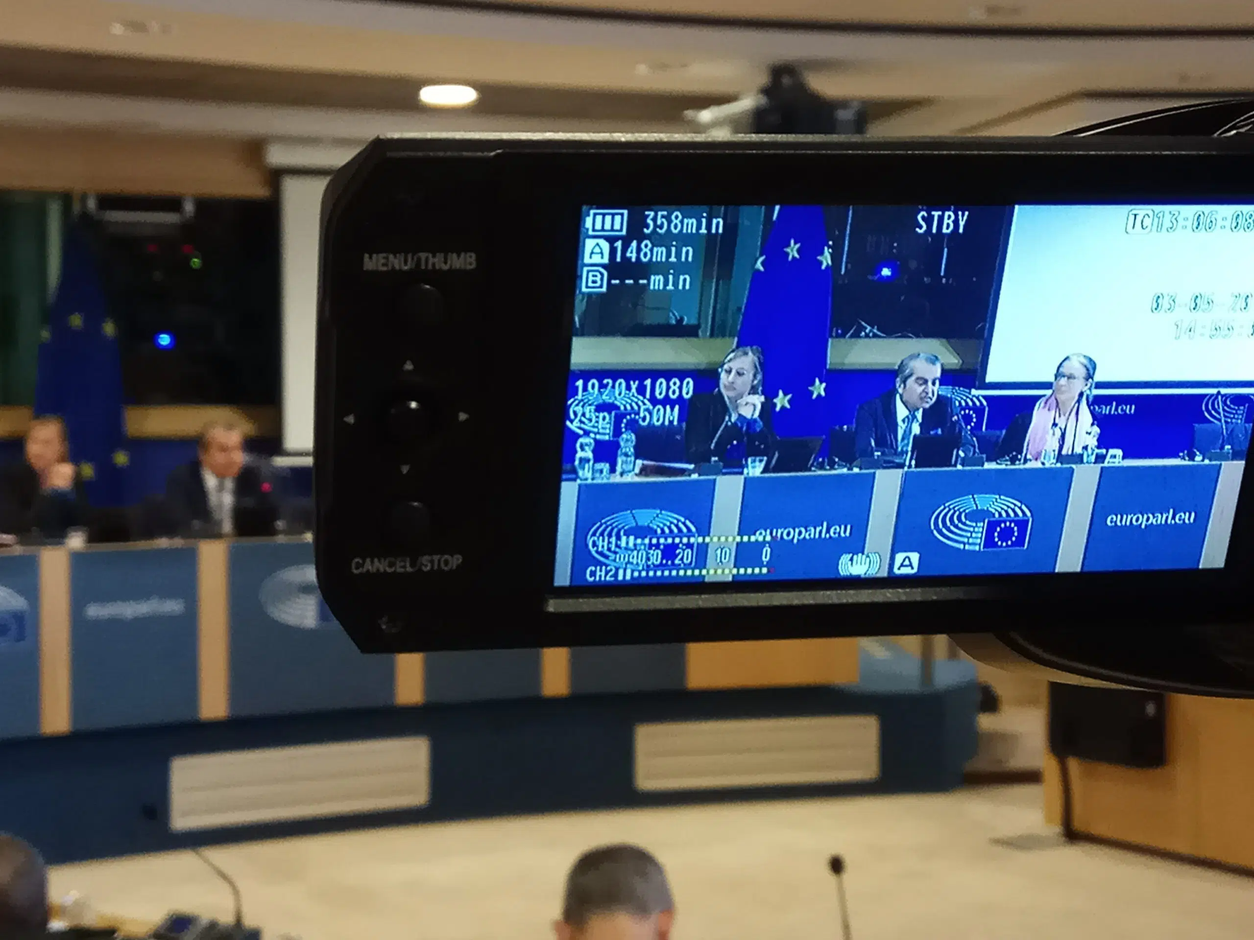 Navas & Cusí presenta en el Parlamento Europeo su expansión del modelo de reclamación bancaria