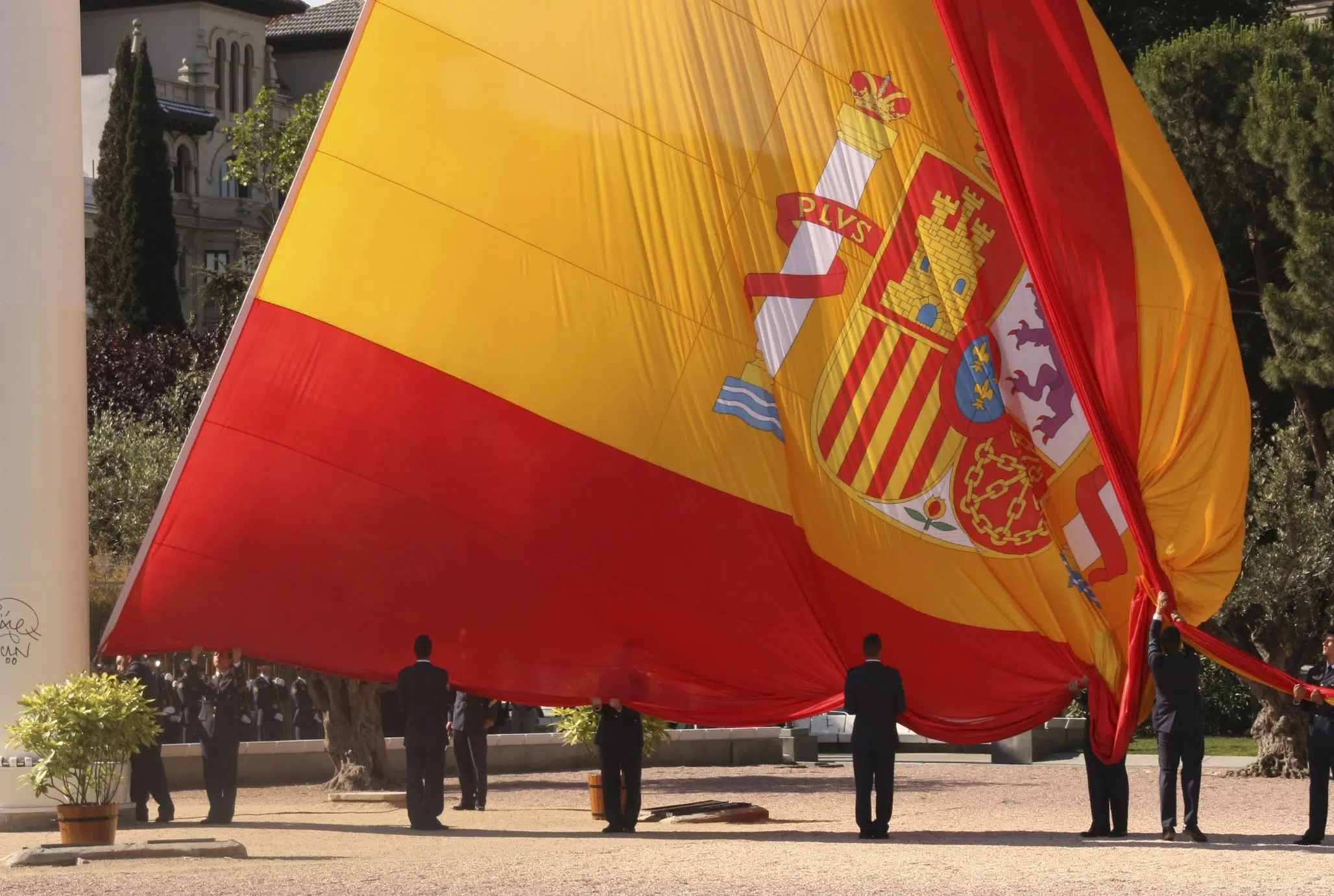 La bandera de España cumple 175 años: Isabel II la impuso por Real Decreto en 1843 como enseña común de los Ejércitos