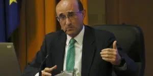 La APIF reclama que se establezca como causa automática de cese del fiscal general la infracción del deber de abstención 