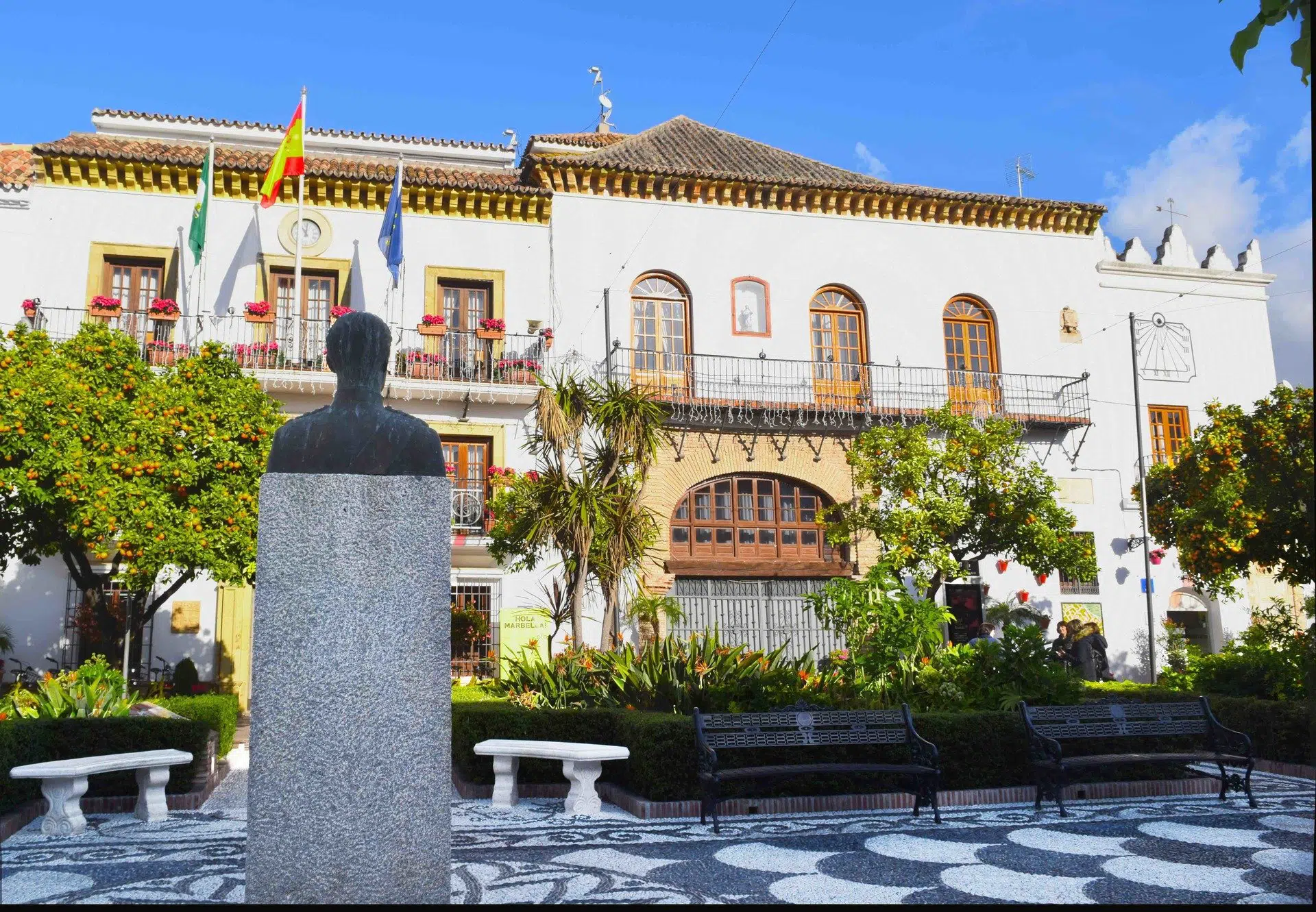 Por incumplimiento del Ayuntamiento de Marbella, el Colegio ya no presta el servicio contra desahucios
