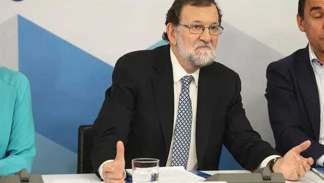 Rajoy deja la presidencia del PP: «Ha llegado el momento de poner punto final a esta historia»