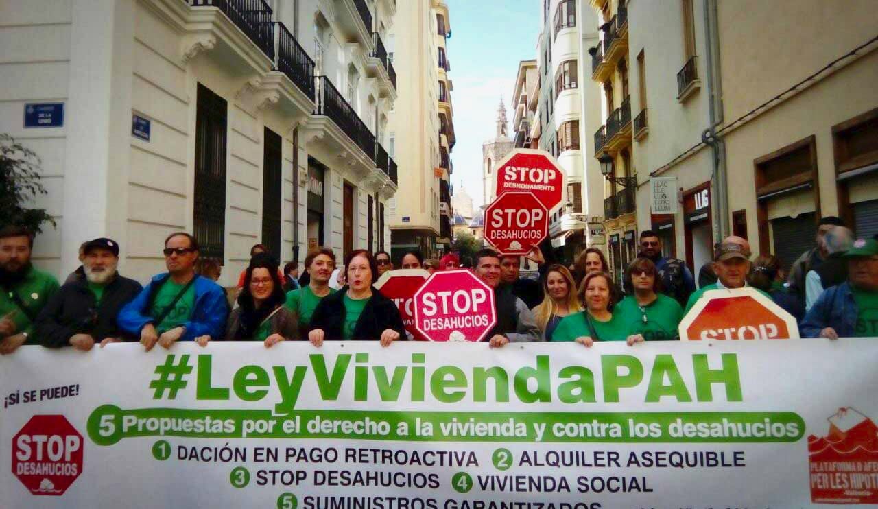 EL PSOE levanta el veto a la Ley de Vivienda de la PAH que se tramitará ...