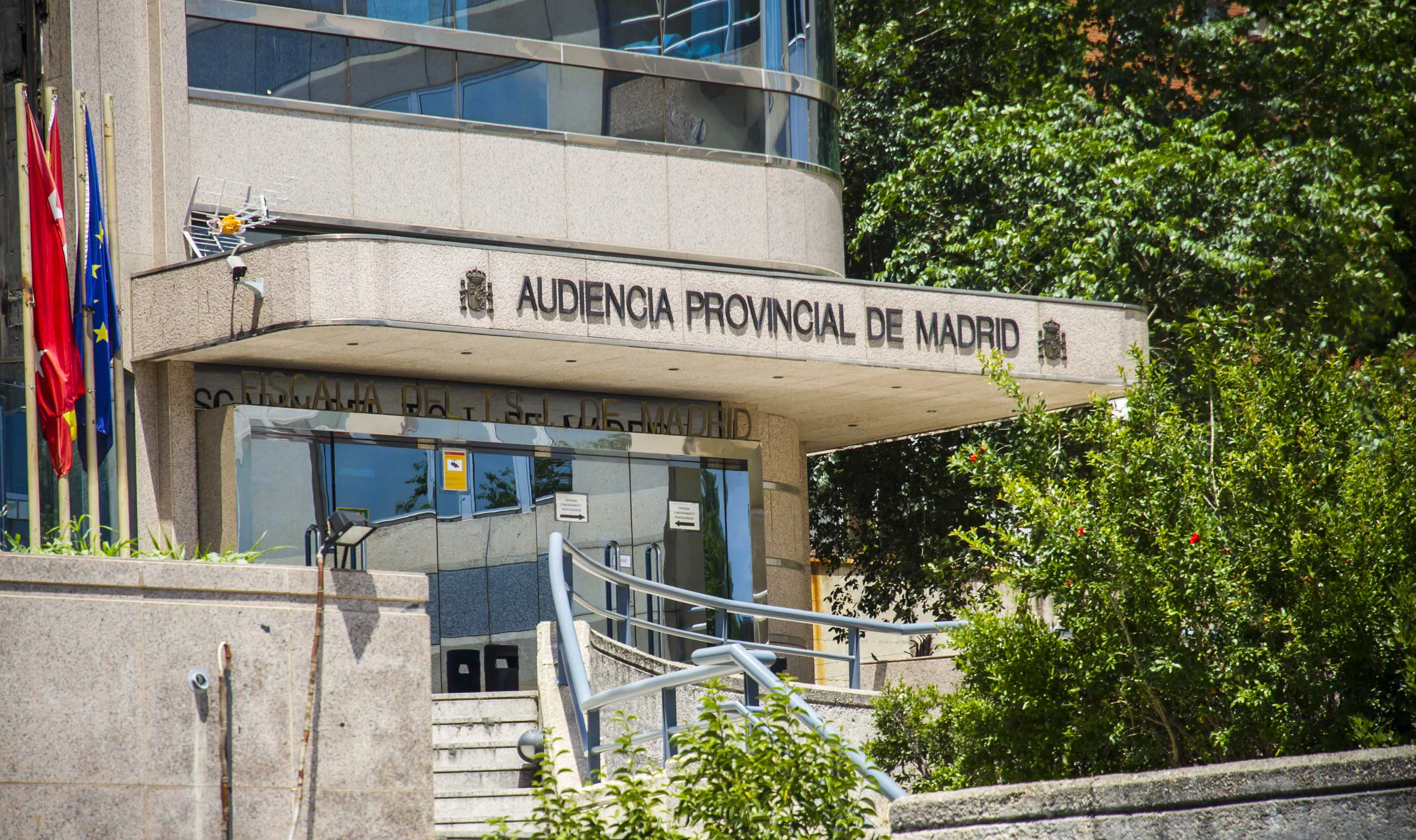 La AP de Madrid condena a dos años de cárcel a una empleada del hogar por estafar más de 6.000 euros a la mujer en cuyo domicilio trabajaba