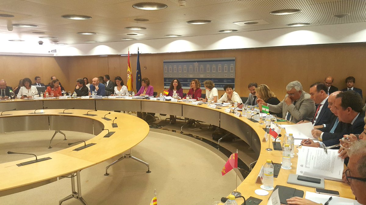 Hacienda da a conocer con retraso los plazos de pagos de las Administraciones Públicas con sus proveedores