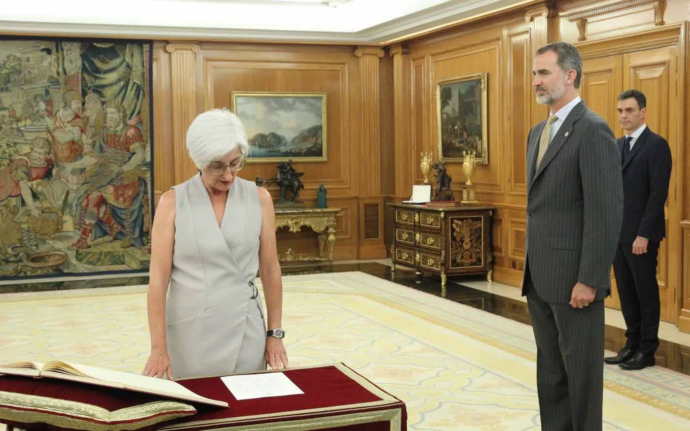 María José Segarra promete su cargo como fiscal general del Estado ante el Rey