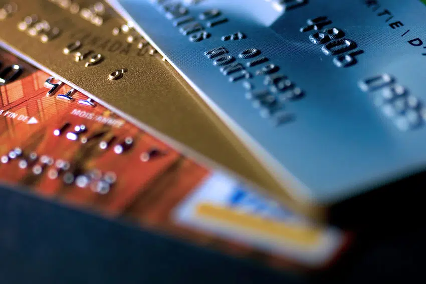 Las tarjetas ‘revolving’, un quebradero de cabeza financiero para muchas economías