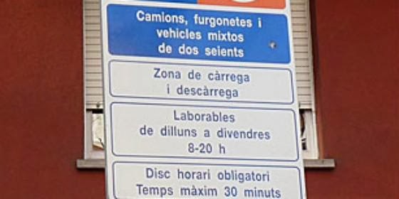 Un juzgado anula una multa de tráfico porque la señal estaba solo en catalán