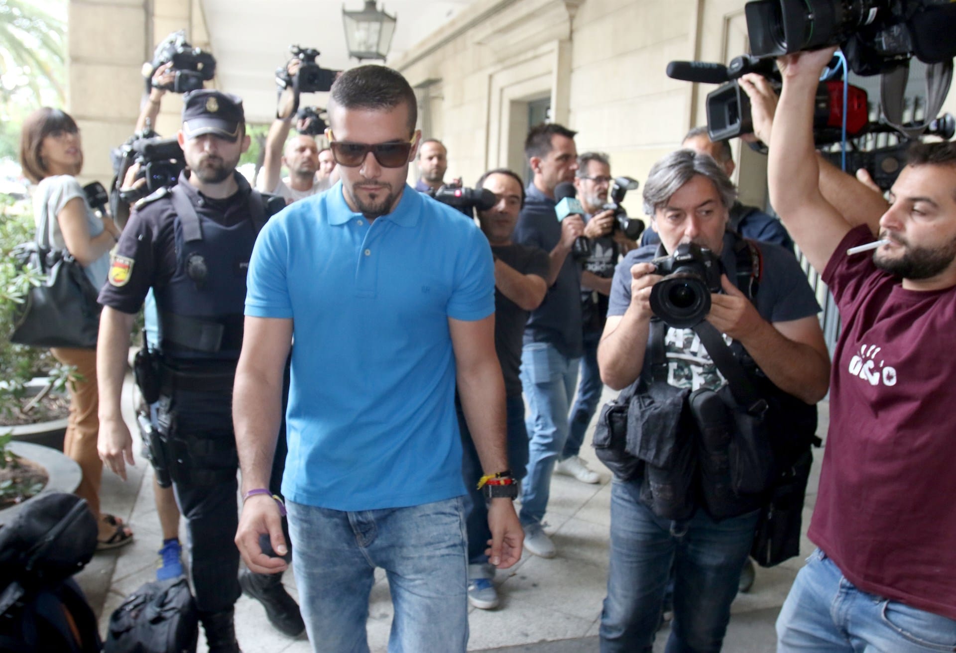 La Audiencia de Sevilla rechaza dejar en libertad al miembro de ‘la manada’ acusado de robar unas gafas