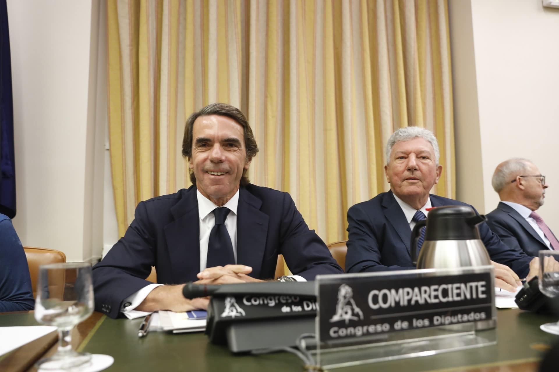La Fiscalía reitera su petición de archivar una denuncia de Podemos contra Aznar