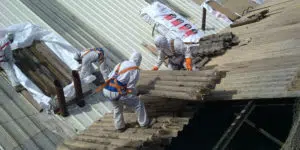 Condenan a Uralita a indemnizar con 1,7 millones de euros a afectados por amianto de Barcelona