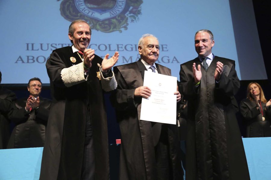 El Colegio de Abogados de Málaga homenajea a los letrados que cumplen 25 y 50 años de ejercicio profesional