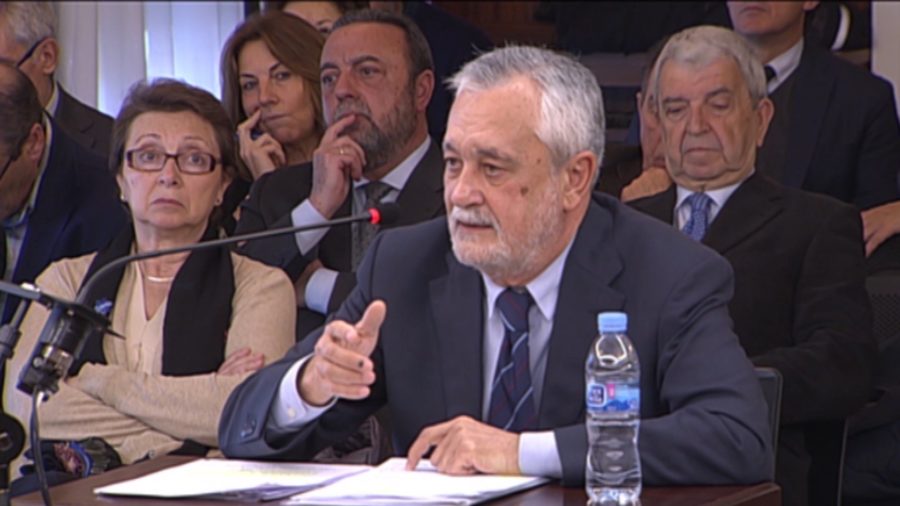 La Audiencia de Sevilla acuerda suspender la ejecución de la pena de prisión a Griñán por su enfermedad