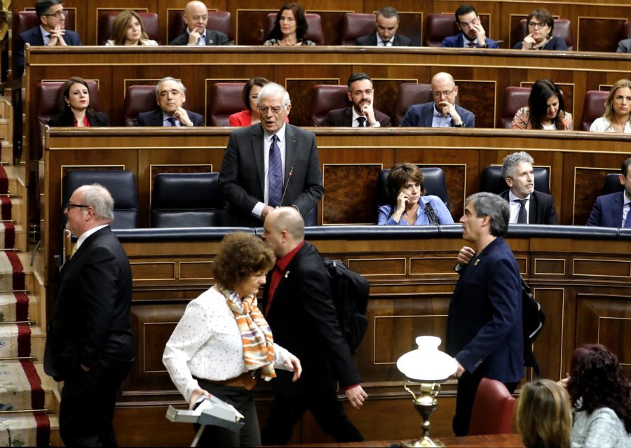 Borrell denuncia que un diputado de ERC le ha escupido en el Pleno del Congreso
