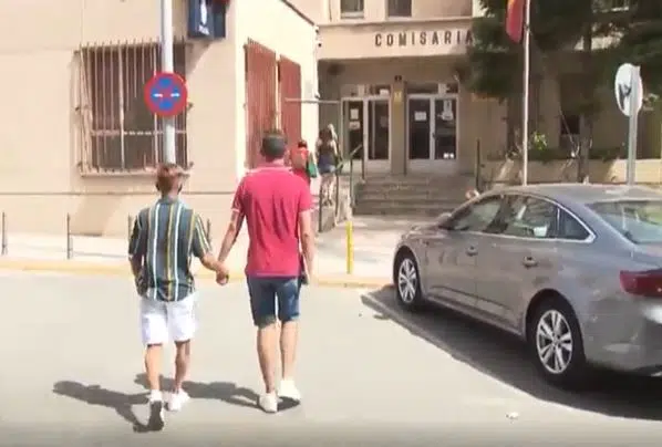 Segunda denuncia de la pareja gay agredida en Fuenlabrada que fueron insultados cuando salían ayer de los juzgados