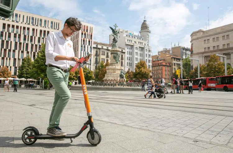 El uso y abuso de los patinetes eléctricos en las ciudades obliga a plantearse reformas legislativas
