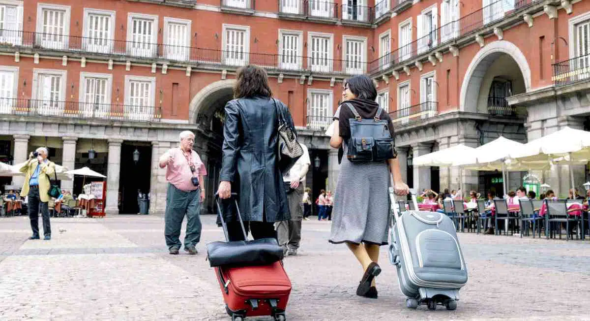 Propietarios de viviendas turísticas  denuncian la premeditación del Ayuntamiento de Madrid en su cierre progresivo