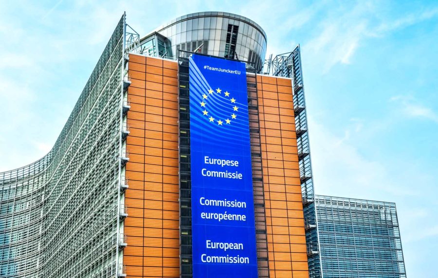 Bruselas advierte que perseguirá el uso irregular de los datos personales que los partidos realicen en las elecciones europeas