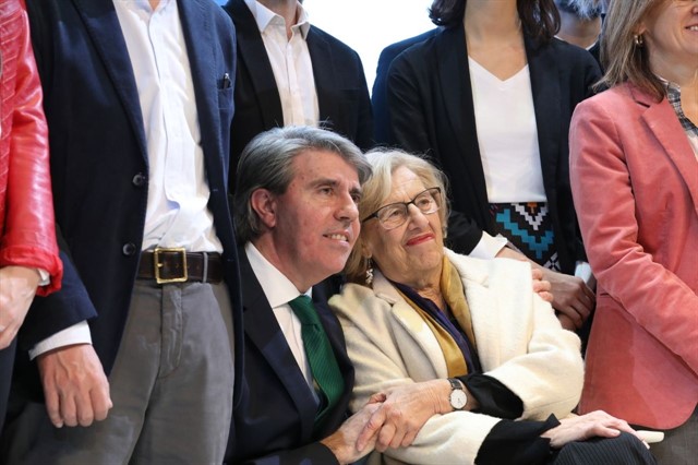 Garrido y Carmena pactan regular las VTC en función de su distancia con el cliente