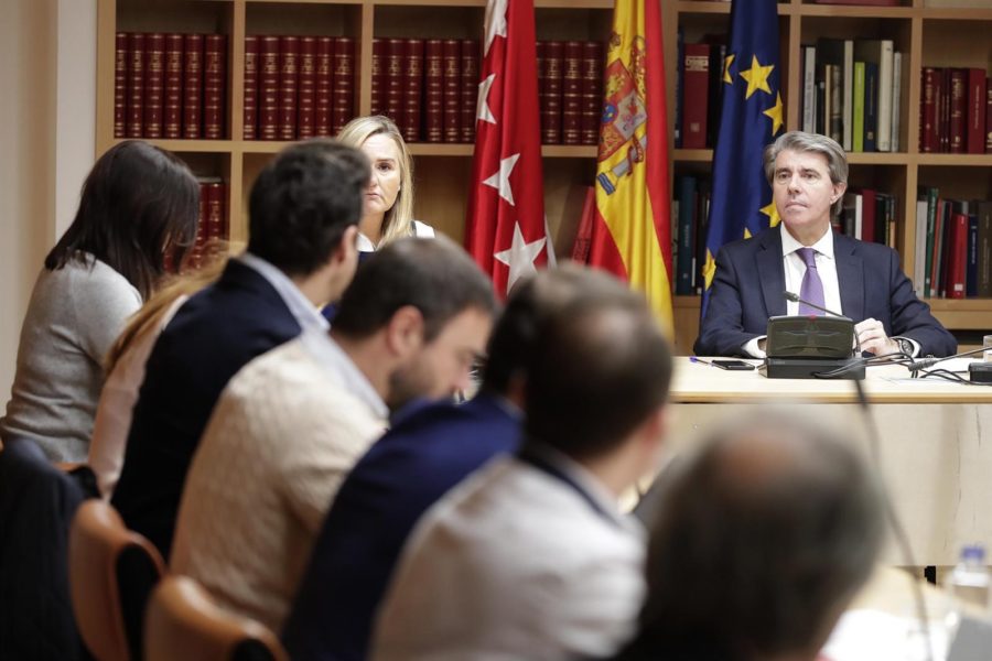 Garrido no cede a la reivindicación de los taxistas de que se obligue a los VTC a precontratar su servicio con un tiempo mínimo de antelación