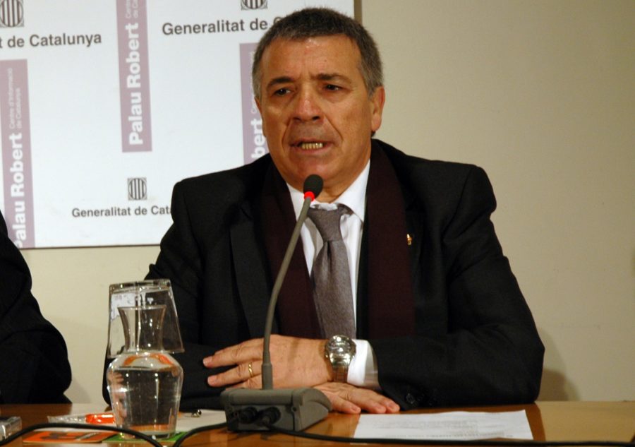 La asociación catalana de víctimas denuncia que una revista subvencionada por el gobierno de Navarra ensalza a un etarra
