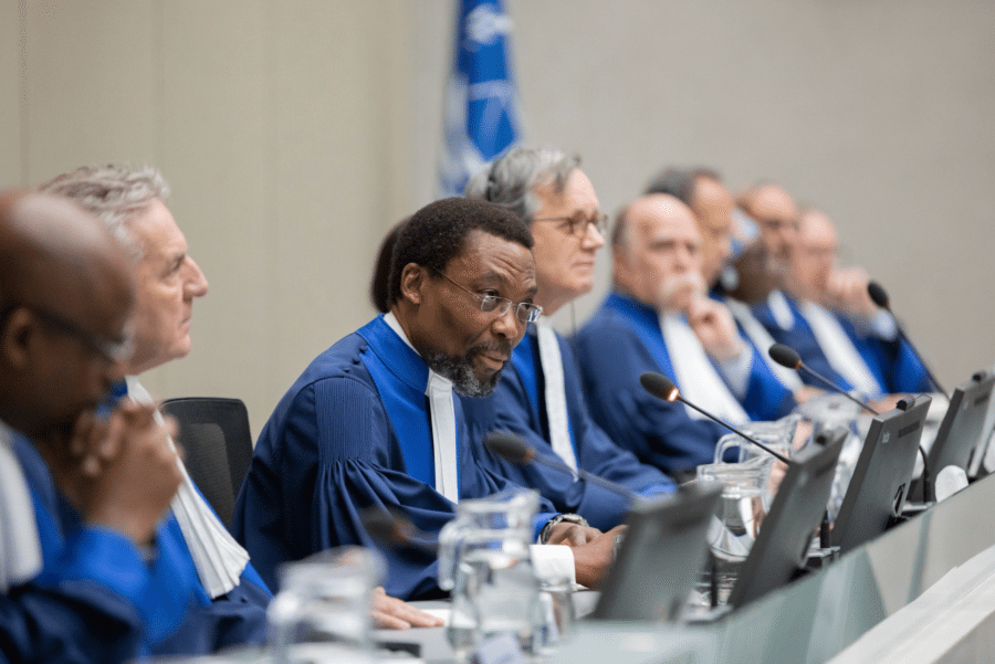 Seis jueces de la Corte Penal Internacional presentan una demanda reclamando una subida del 26 % en sus salarios