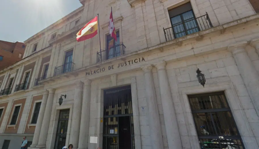 La Audiencia condena al exjefe de mantenimiento del Ayuntamiento de Valladolid por adjudicar a su empresa contratos municipales