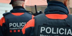 Un juzgado anula el castigo de un mes de sueldo a un sargento de Mossos por hacer una denuncia de pérdida de DNI a su pareja