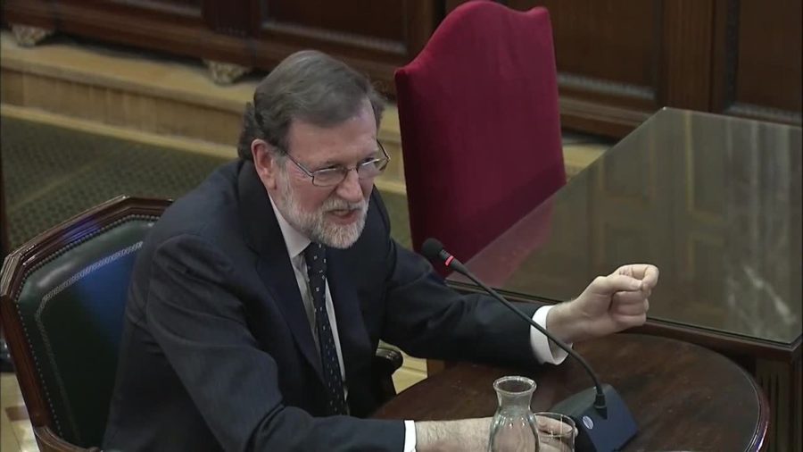 Rajoy, desde «la mesita de los testigos»: «Puigdemont quería liquidar la Constitución; no se podía negociar»